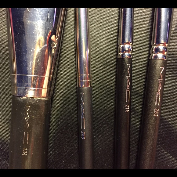 ARe these fake? Please help!!