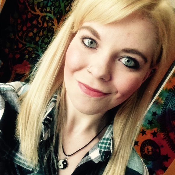 Meet your Posher, Sarah - Picture 1 of 1