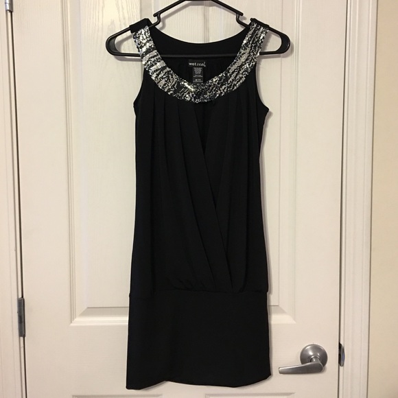 Never worn, black mini dress, very cute