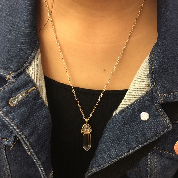 Crystal Necklace 🆕 - Picture 3 of 3