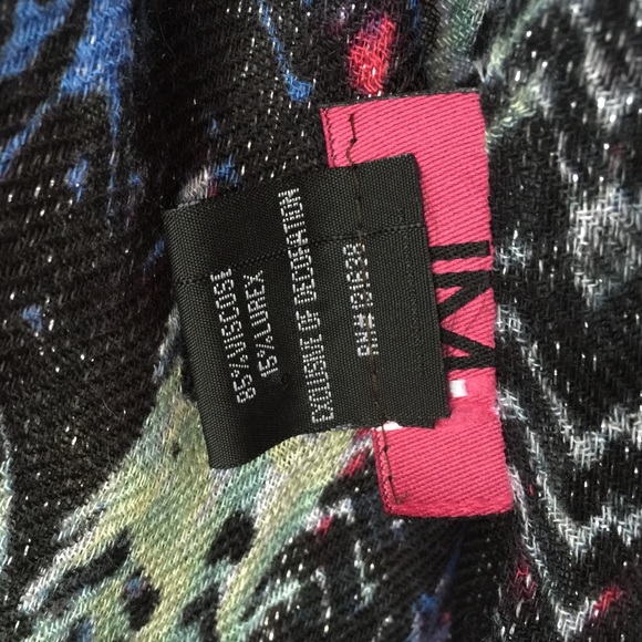 💲💲💲💲 sold in a bundle Black print scarf - Picture 4 of 4