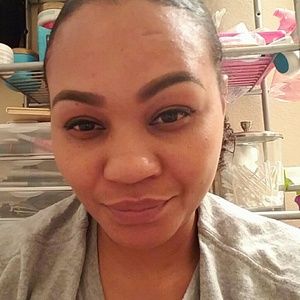 Meet your Posher, Elisa