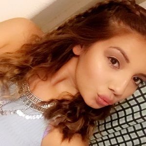 Meet your Posher, Stephani