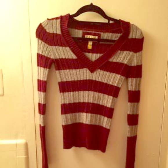 Sweater - Picture 1 of 1