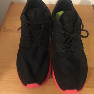 Nike Roshe Run NO TRADES