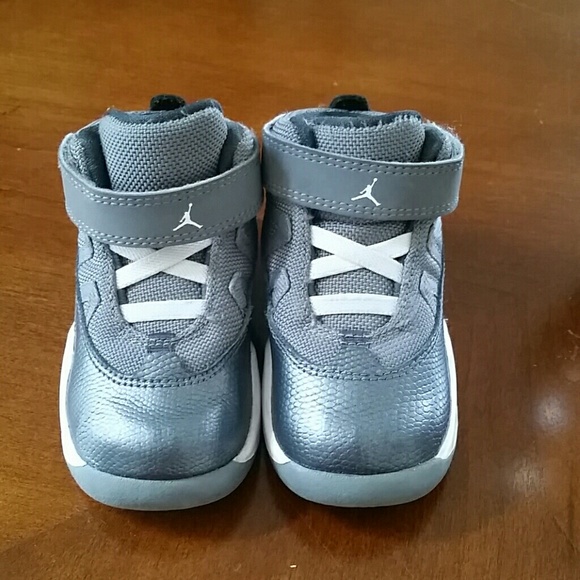Grey Jordans Size 5c in great condition!