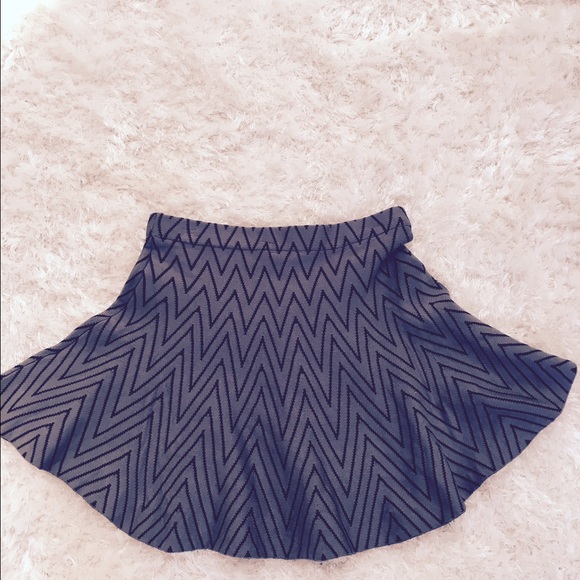 Black/gray skirt