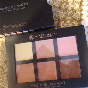 Anastasia Beverly Hills CREAMContour
