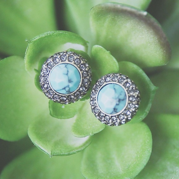 🆕 Statement Earrings - Picture 2 of 3