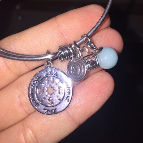 Expandable Bangle - Picture 2 of 3