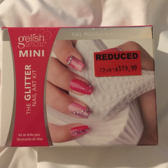 The glitter nail kit get polish. Mini.