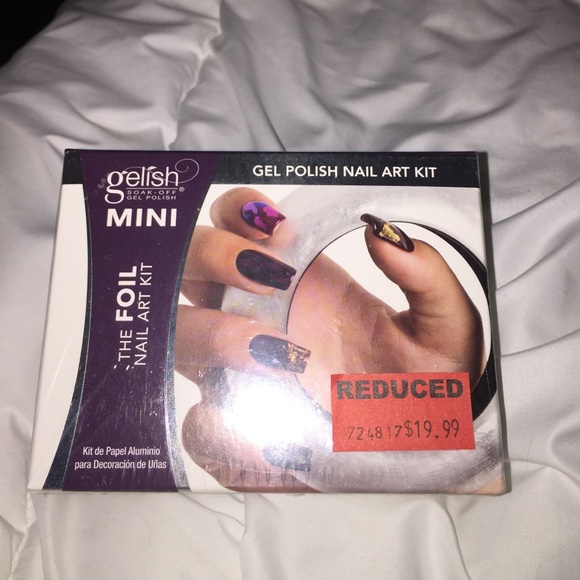The foil nail art gel polish