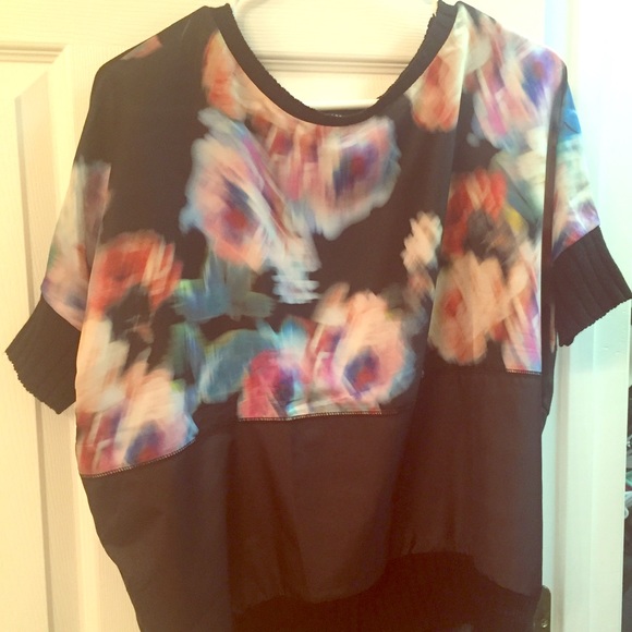 Multi color top