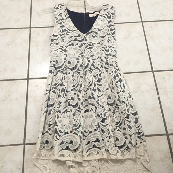 Beautiful Cream/Ivory Lace Blue Lining Dress