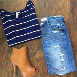 Cute half sleeves blue and white stripe top