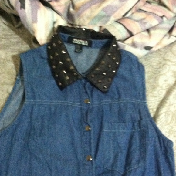 Top - Picture 2 of 2