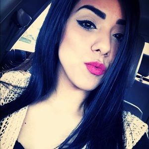 Meet your Posher, Victoria