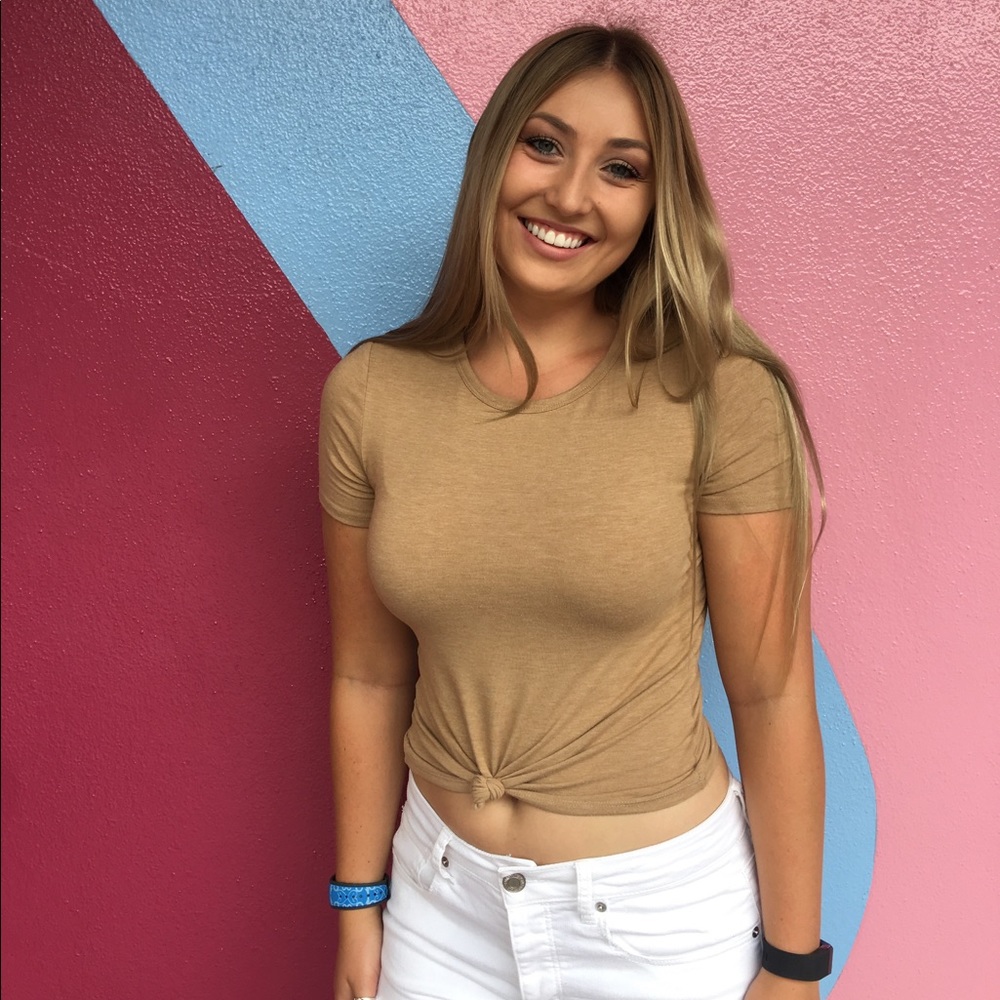 Meet your posher, Anna!