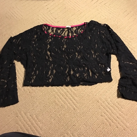 Black long sleeve crop top