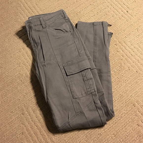 Gray pants. 4 petite