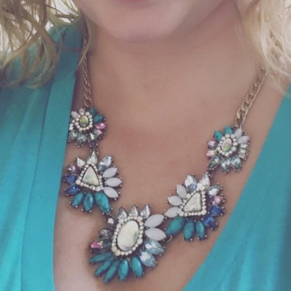 🆕 (2pc) Statement Necklace Set - Picture 2 of 3