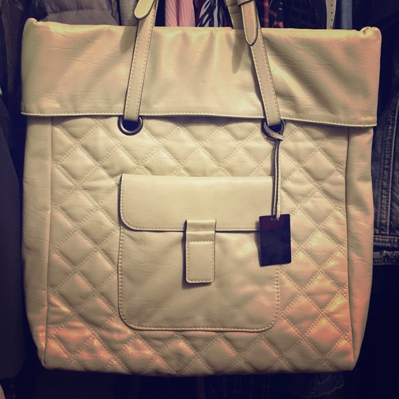 ADORABLE LARGE WHITE TOTE!!