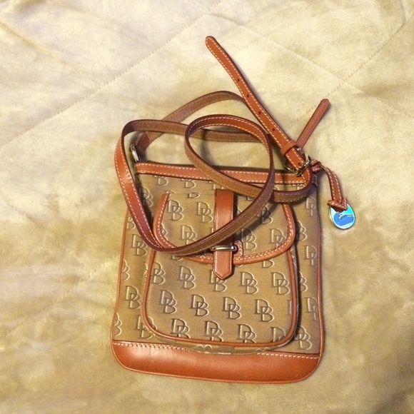 Dooney & Bourke bag