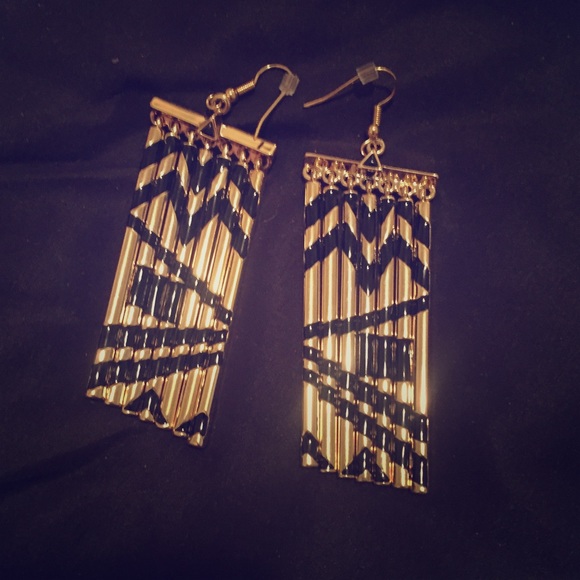 House of Harlow ear rings