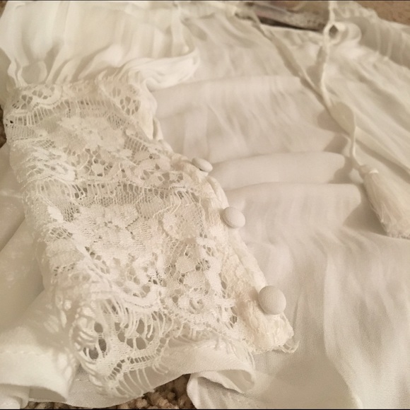 NWT Forever 21 Bohemian white blouse, XS - Picture 2 of 4