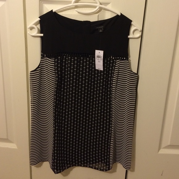 Ann Taylor patterned top/ VS cuff bracelet bundle