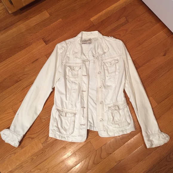 Aeropostale cream jean jacket sz M