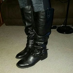 White Mountain knee high flat boots