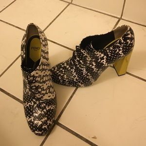 Fendi black and white shoe with yellow heel