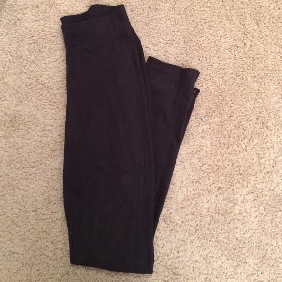 Suede leggings by Abercrombie & Fitch - Picture 1 of 3