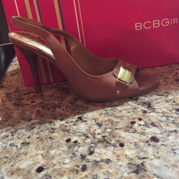 BCBG shoes - Picture 3 of 3