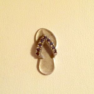 Na Hoku White gold sapphire slipper pendent