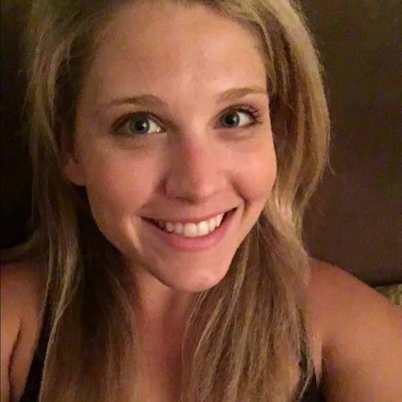 Meet your Posher, Courtney