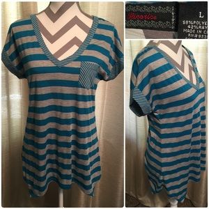 🆕🏷 Licorice Lg Striped top NWT