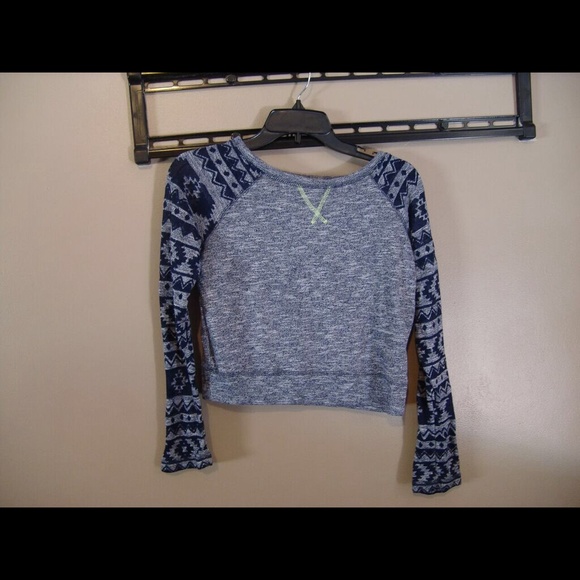 Mid sweater/shirt