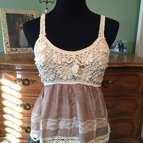 Perfect boho layered top - Picture 2 of 4