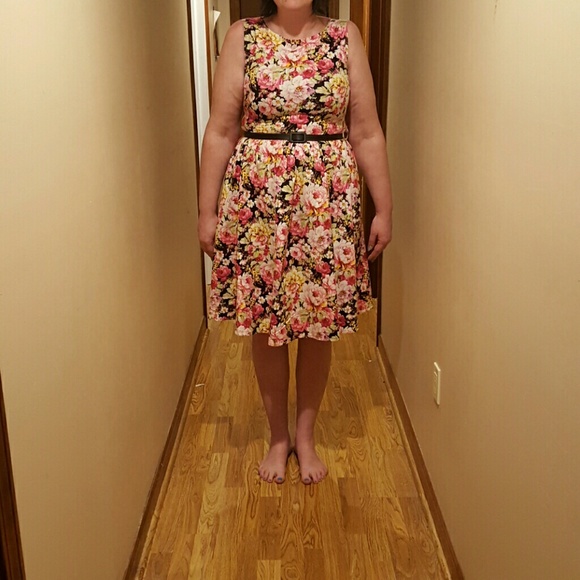 Beautiful floral fit and flare dress 14/16