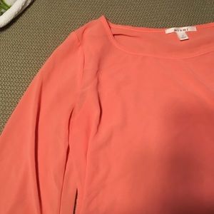 ✖️BLACK FRIDAY SALE✖️Beautiful salmon top