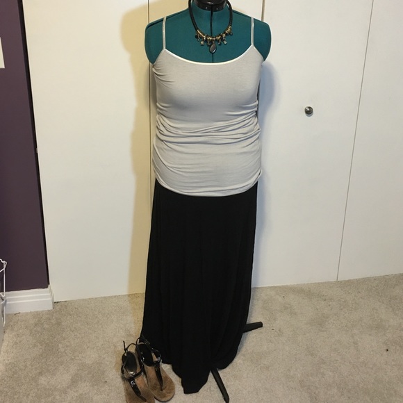 Black maxi skirt size L