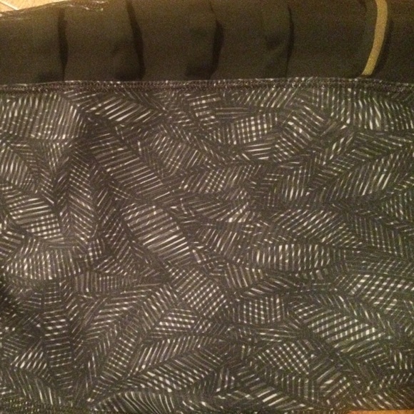 Lululemon Capri leggings - great quality! - Picture 2 of 4