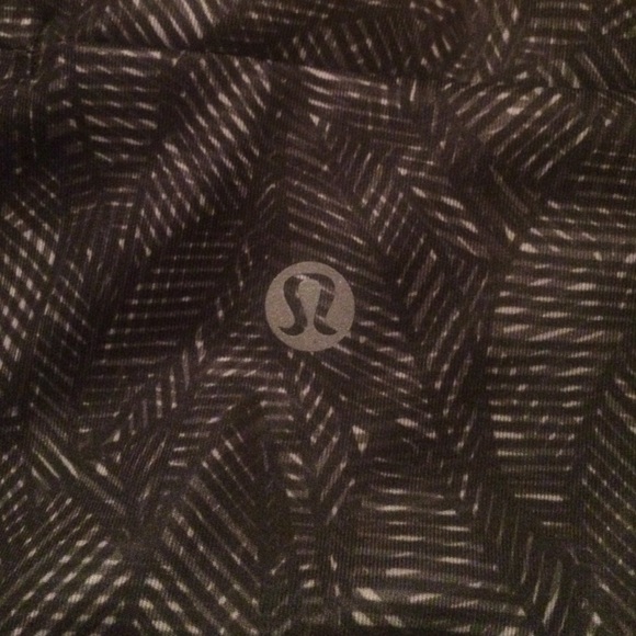 Lululemon Capri leggings - great quality! - Picture 3 of 4
