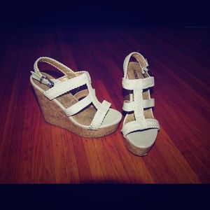 White crotchet wedges