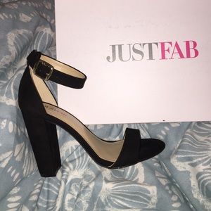 BRAND NEW black heels! ❤️