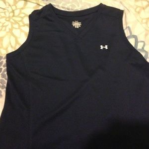 Sleeveless shirt