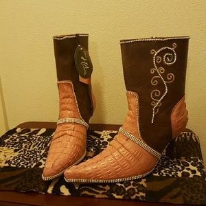 LAST CHANCE Caiman boots with heel and bling,  NEW