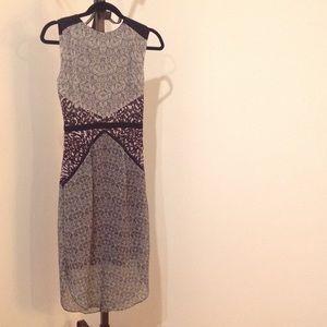 Warehouse UK Scalloped Hem B&W Geometric Print